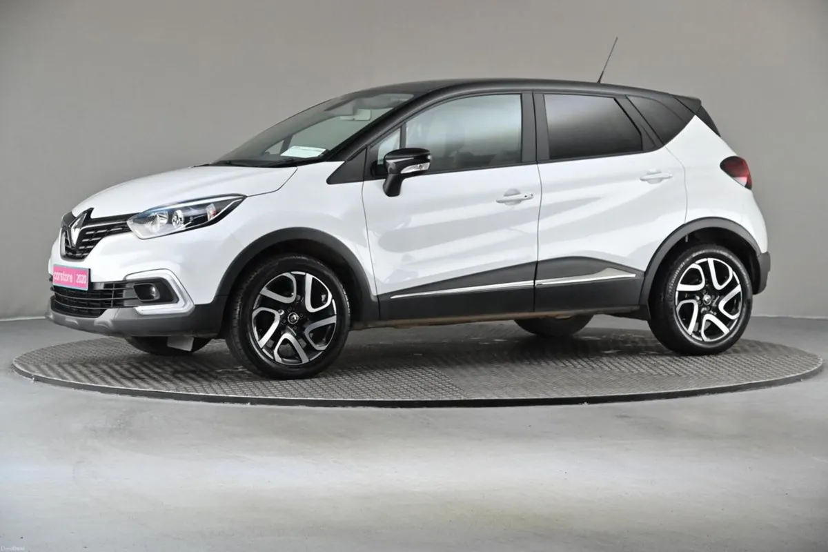 Renault Captur 0.9 TCE ICONIC 5SPD **SAT NAV**REVE - Image 4