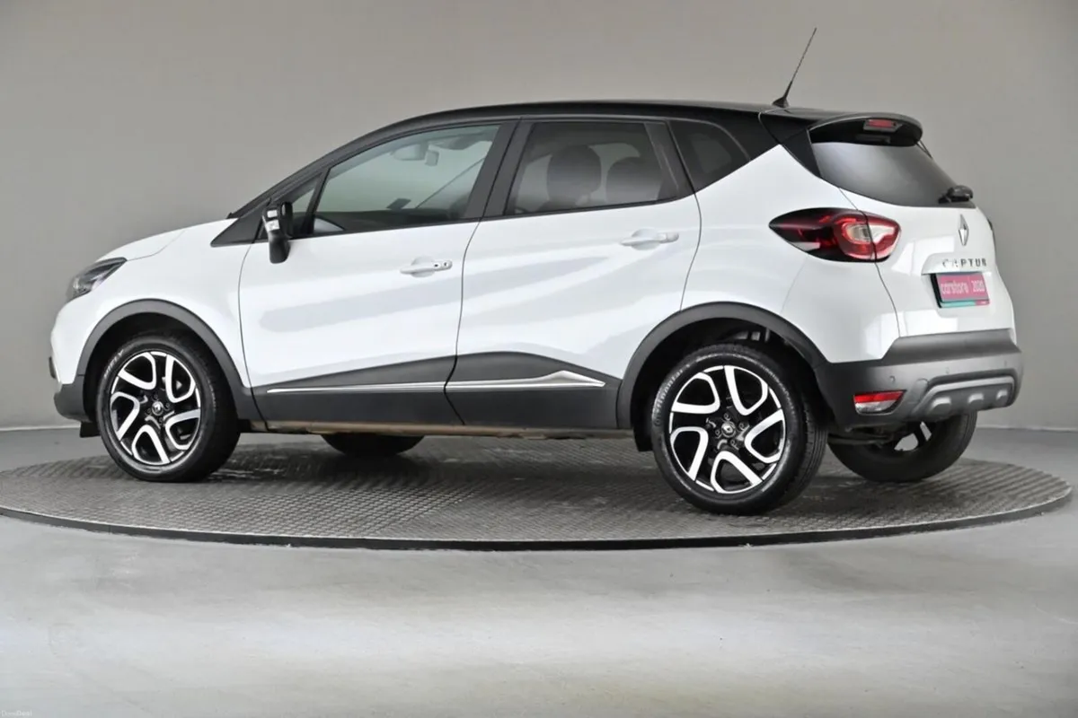 Renault Captur 0.9 TCE ICONIC 5SPD **SAT NAV**REVE - Image 6
