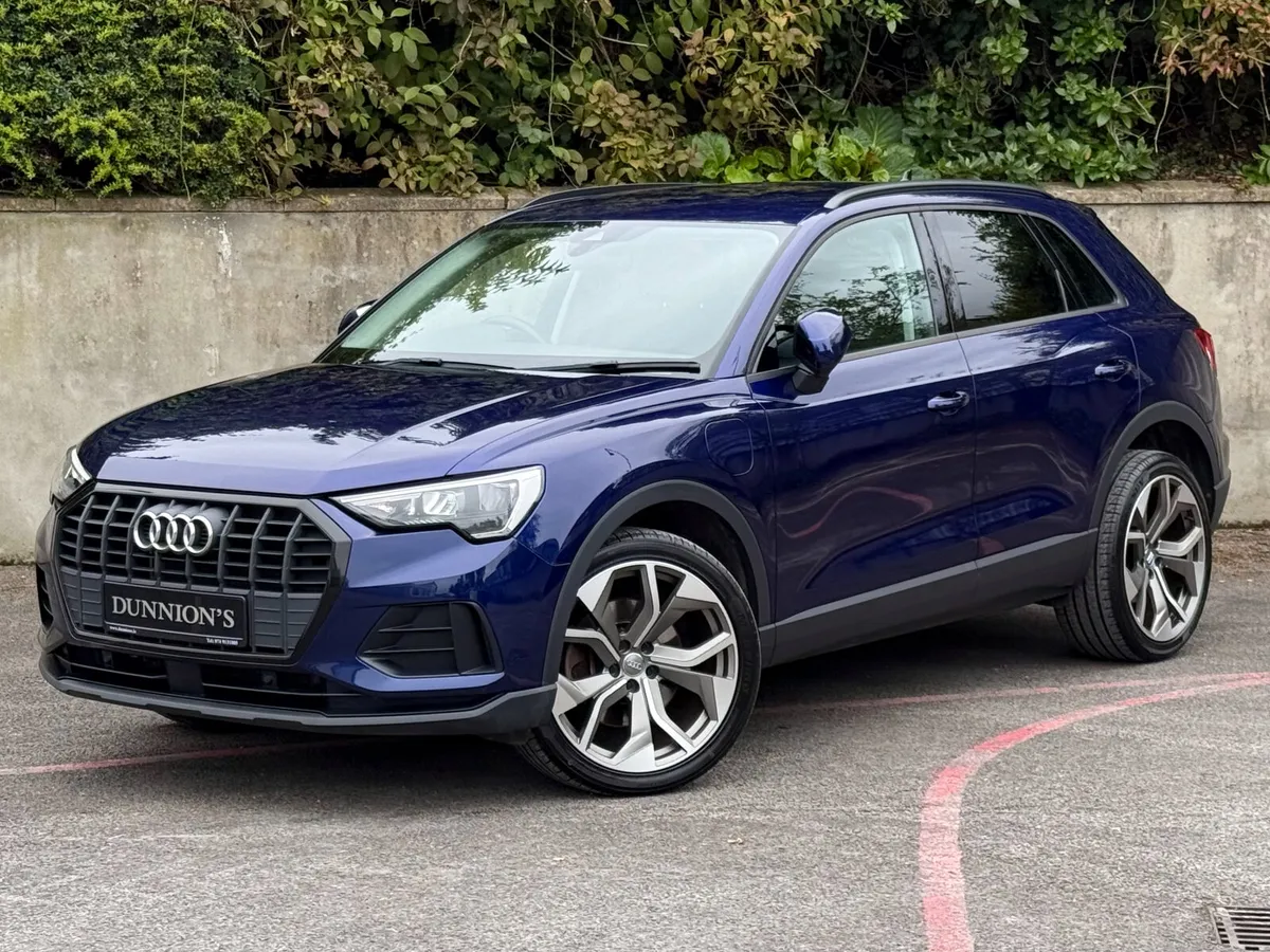Audi Q3 2022 TECHNIK 45 TFSI E S-A - Image 4