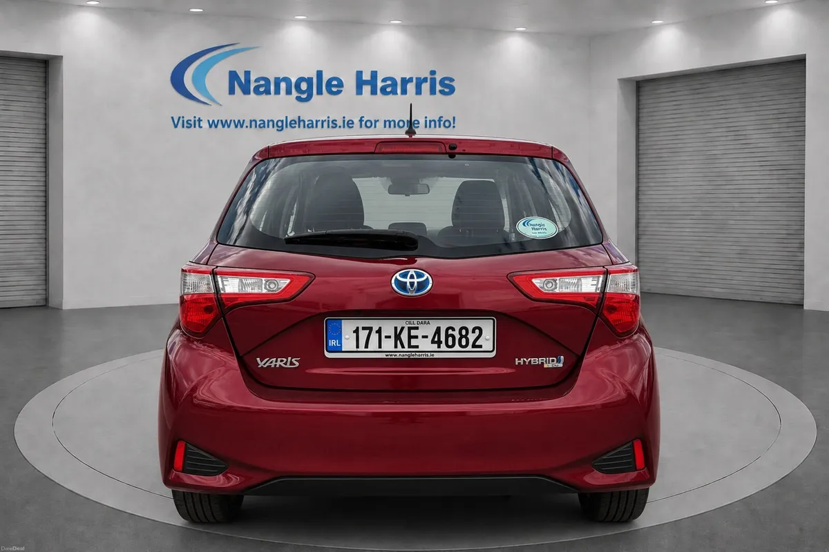 Toyota Yaris SOL HYBRID - Image 4