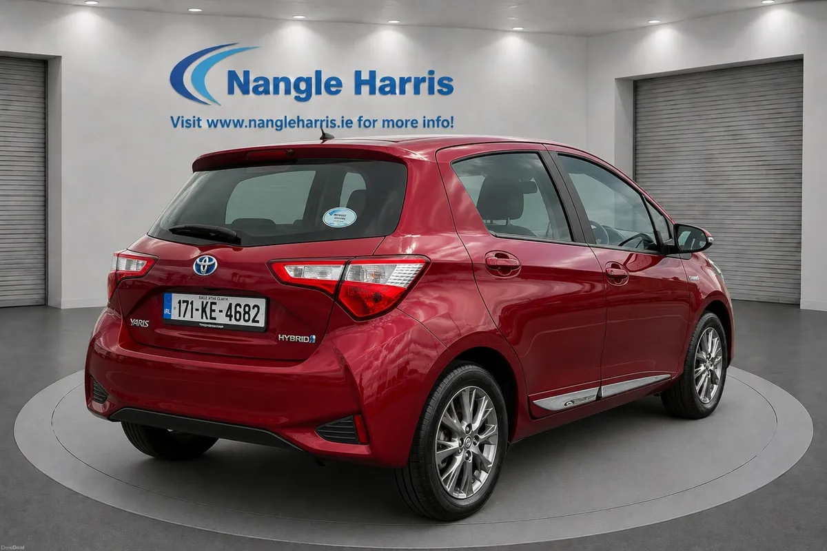 Toyota Yaris SOL HYBRID - Image 5