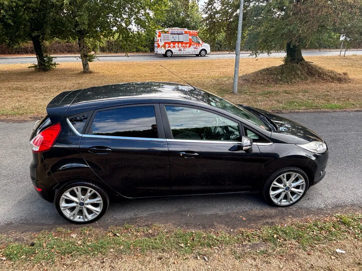 Ford Fiesta NEW NCT 07-27 - Image 4