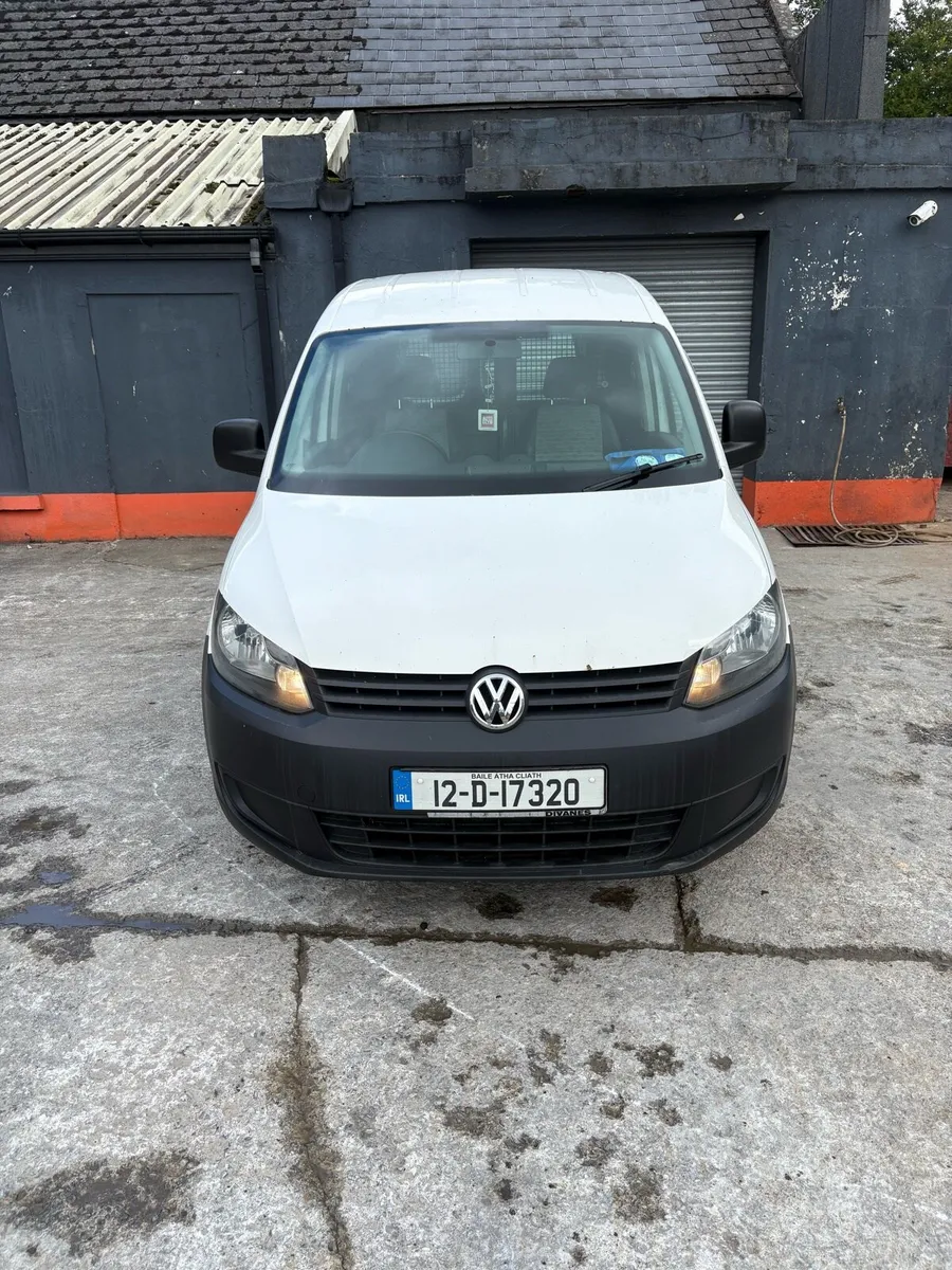 12 voltswagon caddy - Image 4