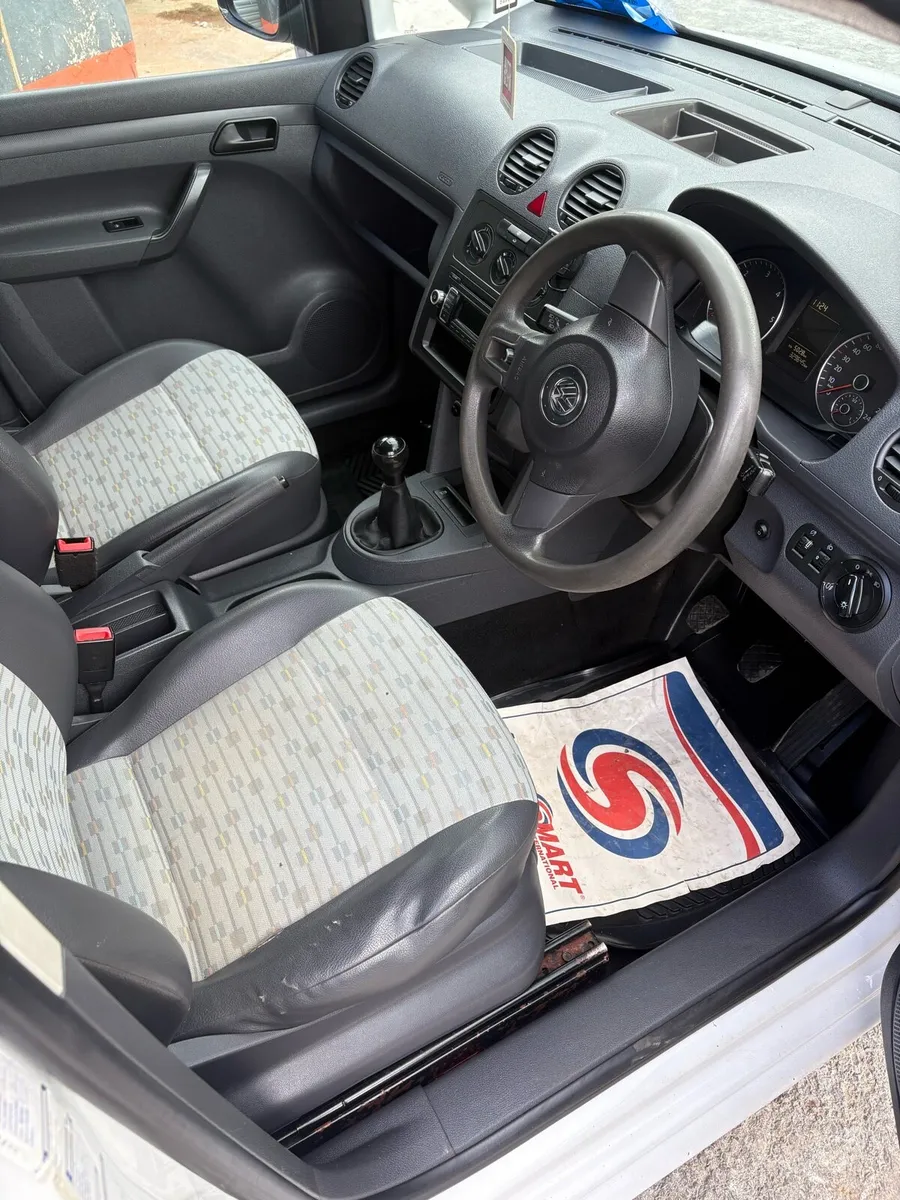 12 voltswagon caddy - Image 5