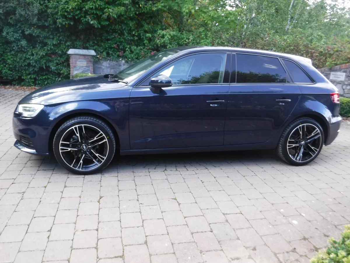 AUDI A3 1.4 TFSI AUTO BLACK EDITION NEW - Image 5
