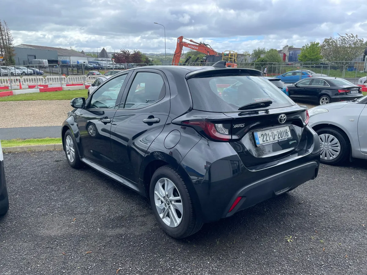 2022 Toyota Yaris Luna edition - Image 3