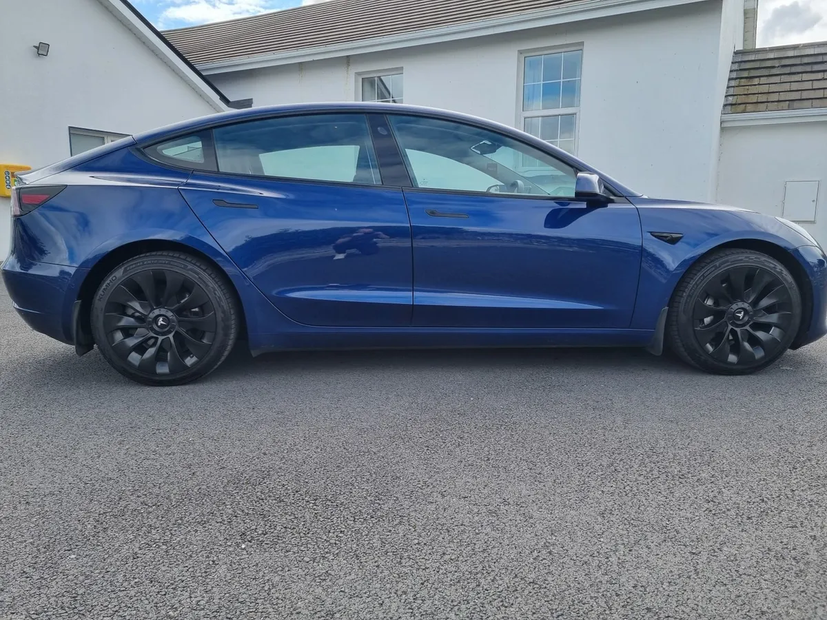 Tesla Model 3 2021 - Image 3