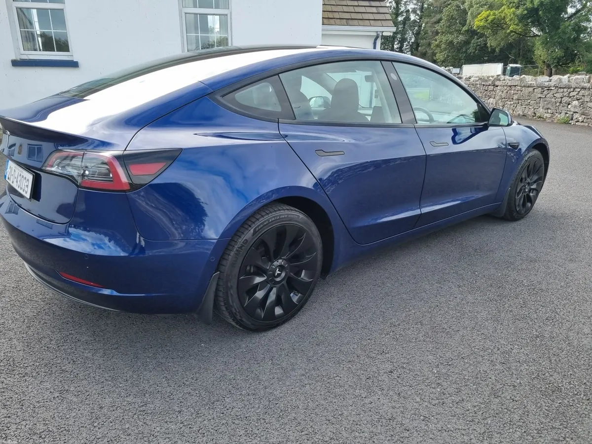 Tesla Model 3 2021 - Image 4