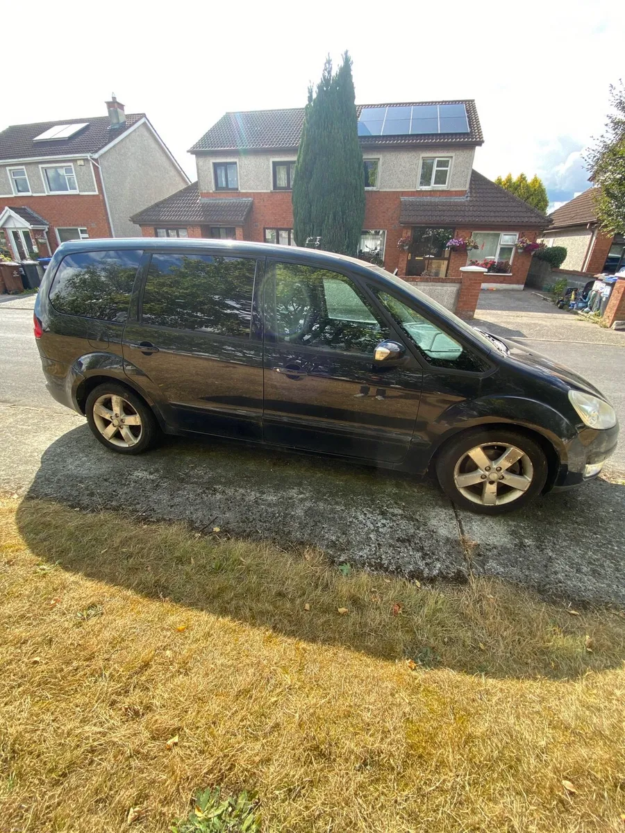 Ford Galaxy 2010 - Image 2