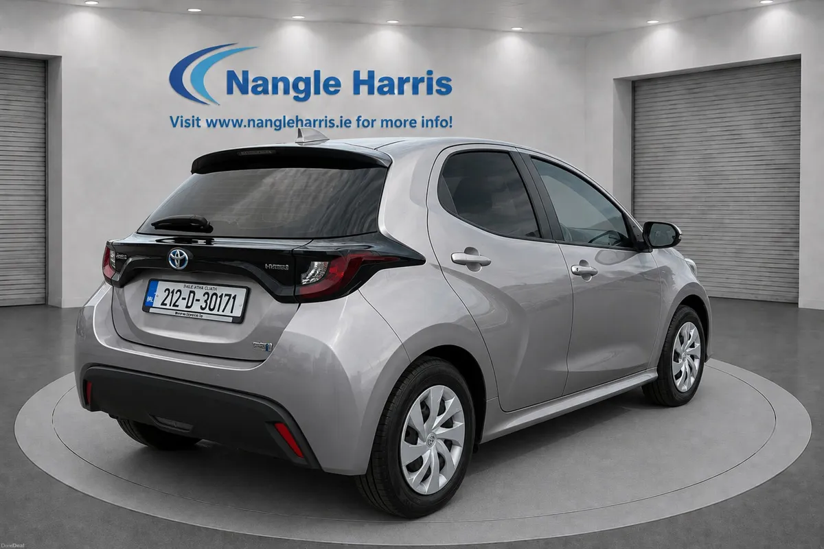 Toyota Yaris FRESH NCT 08/28 - Image 5