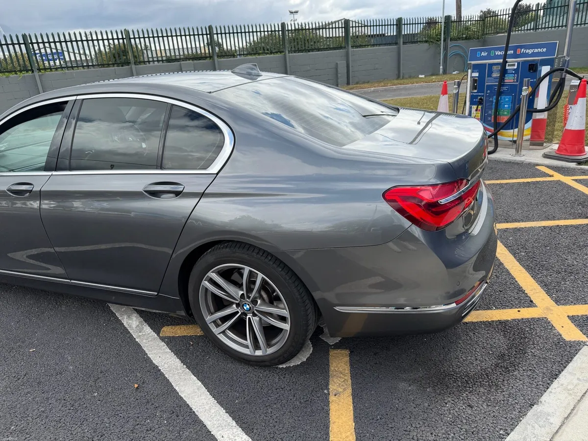 BMW 730d with Sunroof - Excellent condition - Image 3