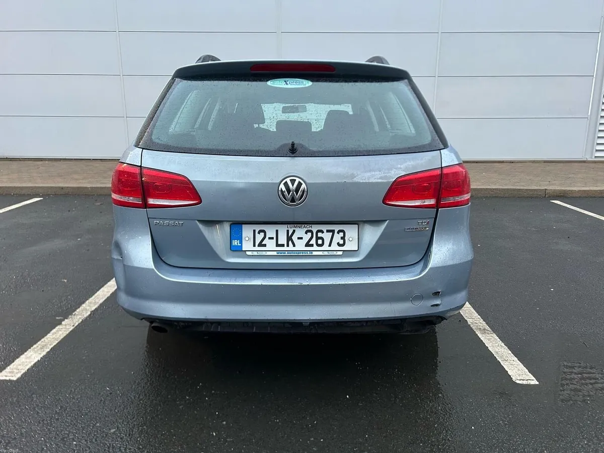 2012 Volkswagen Passat - Image 3