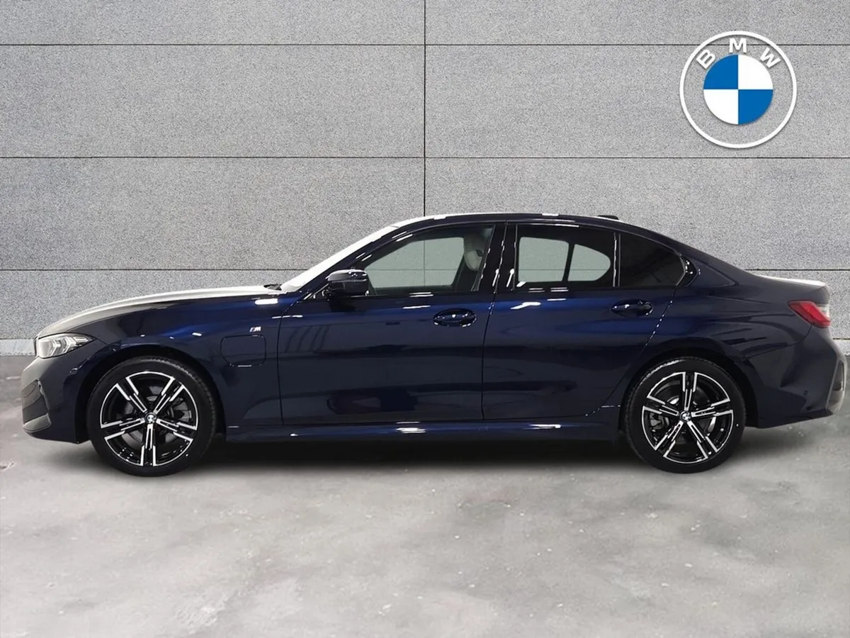 BMW 3-Series 330e M Sport Saloon - Image 3
