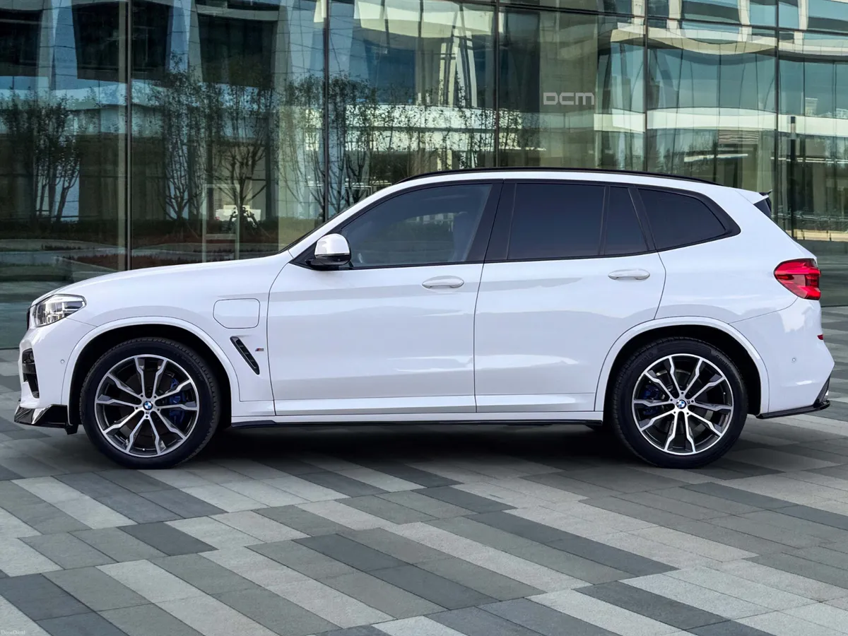 BMW X3 xDrive 30e M Sport *Top Specs & Panroof* - Image 3