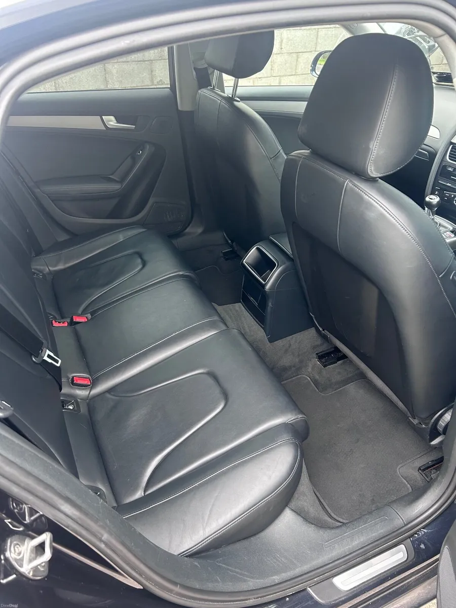 Audi A4 2015 SE - Image 4
