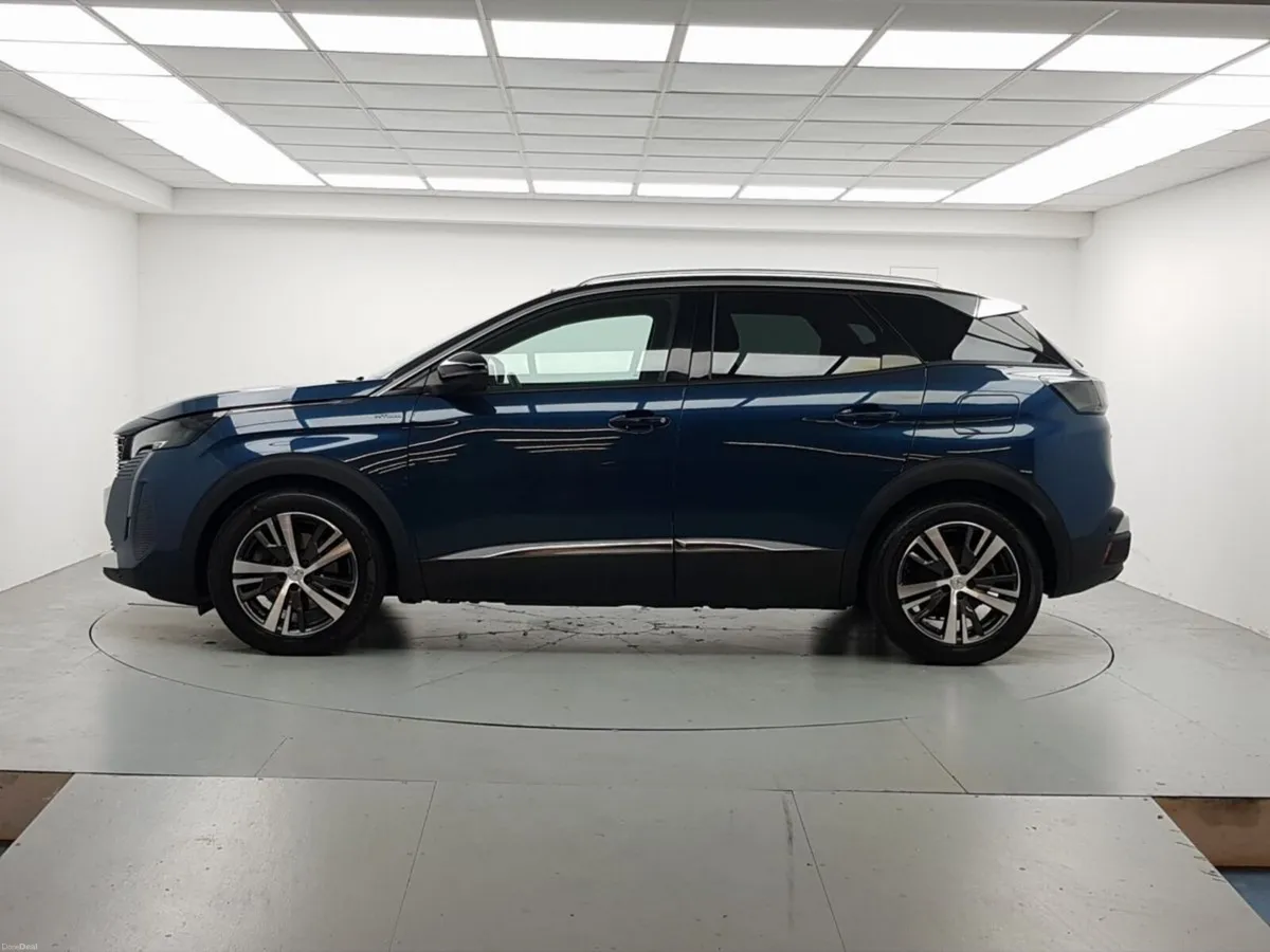 Peugeot 3008 HYBRID2 180bhp PHEV Allure - Image 4