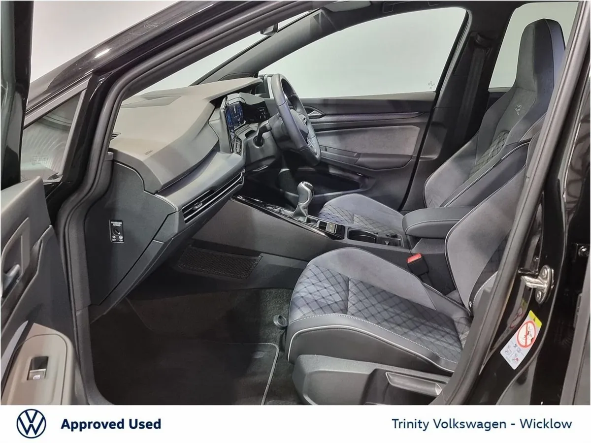 Volkswagen Golf ** R-LINE ** 1.5 TSI ** 130BHP ** - Image 4