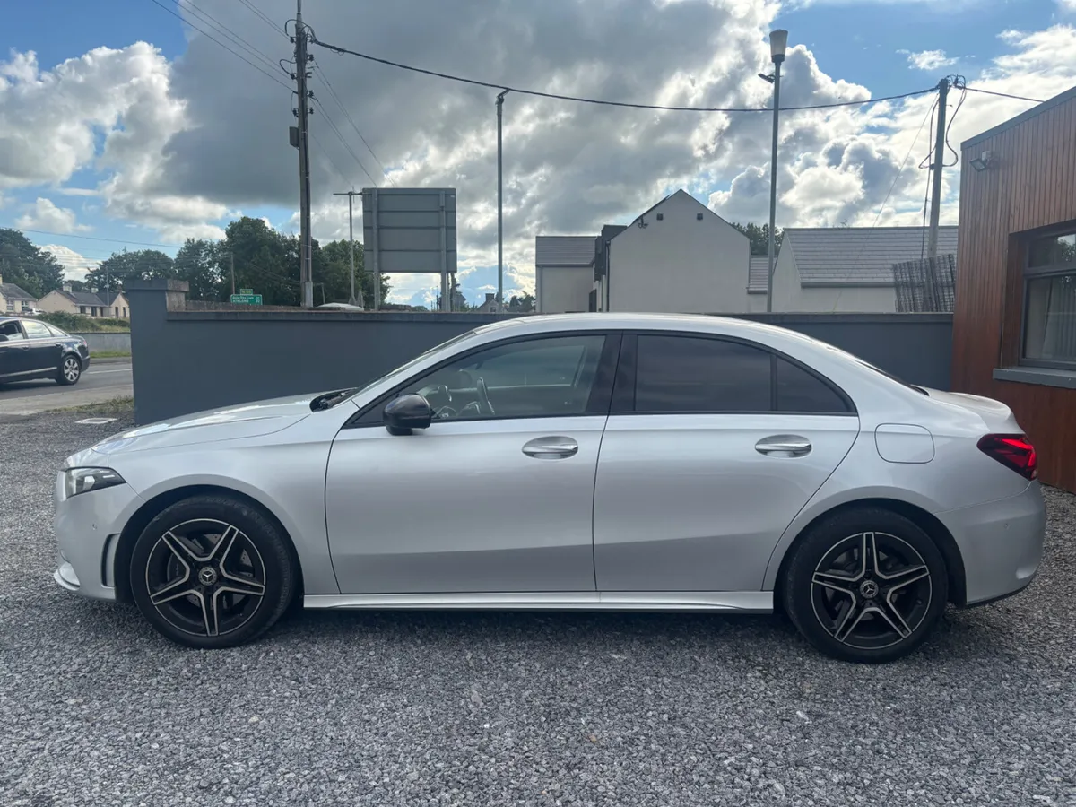 Mercedes-Benz AMG PREMIUM 2022 - Image 3