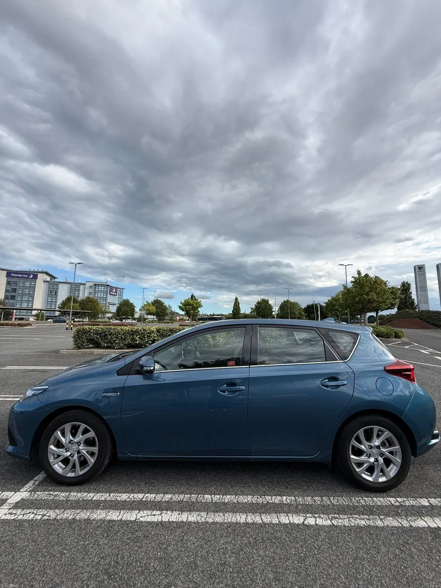 Toyota Auris 2016 - Image 4