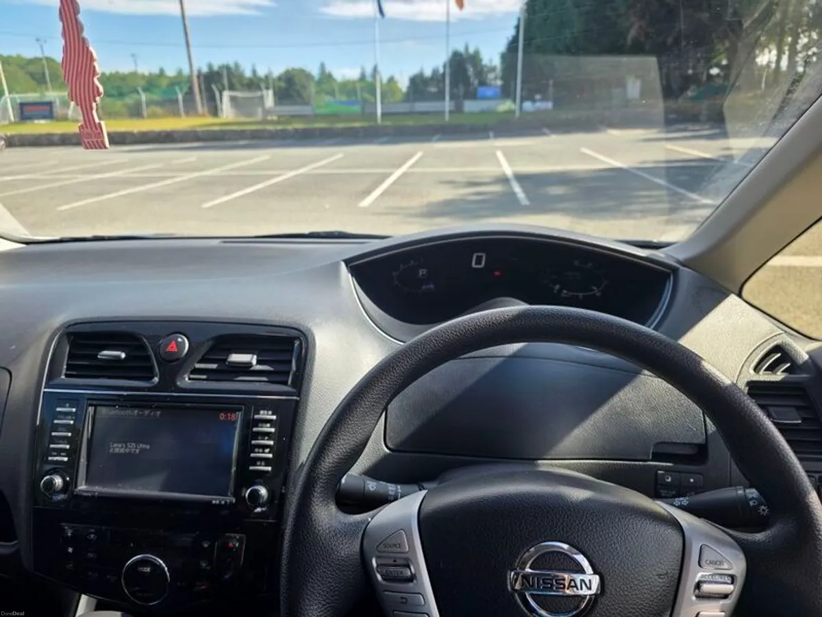 2013 Nissan Serena - Image 2