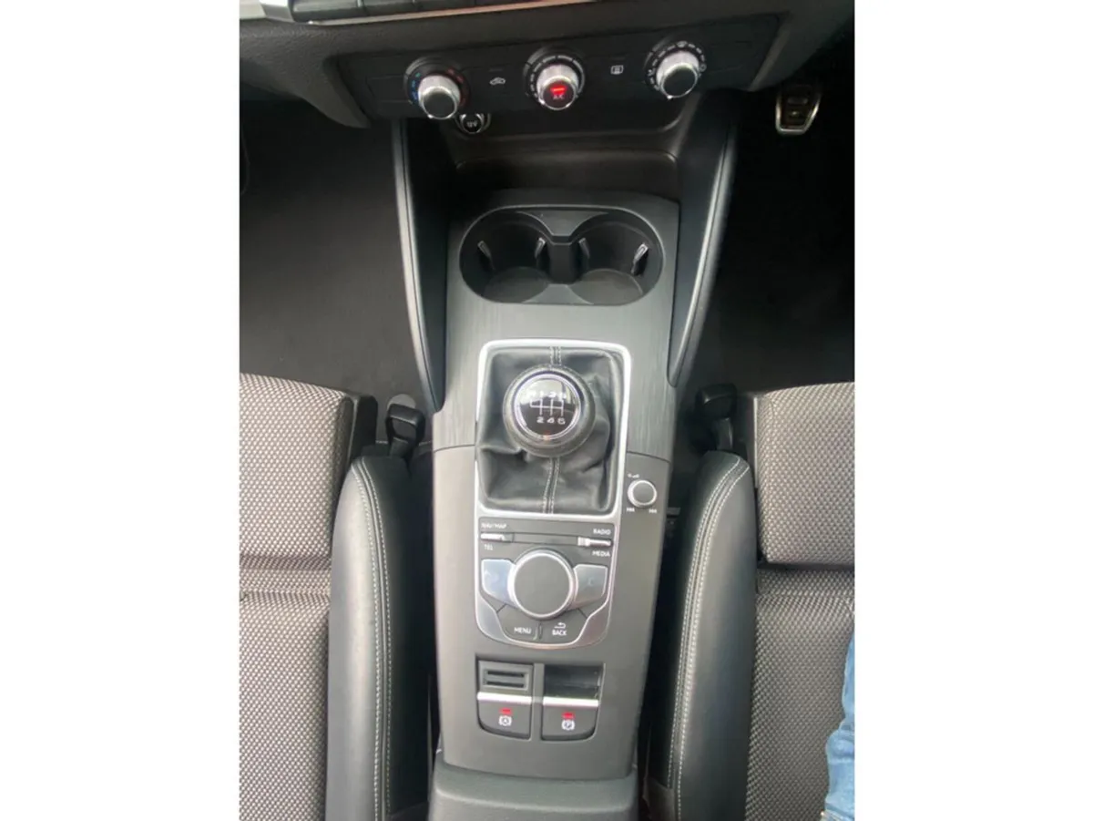Audi A3 SPORTBACK 1.5 TFSI, MANUAL, 150HP S LINE"3 - Image 6