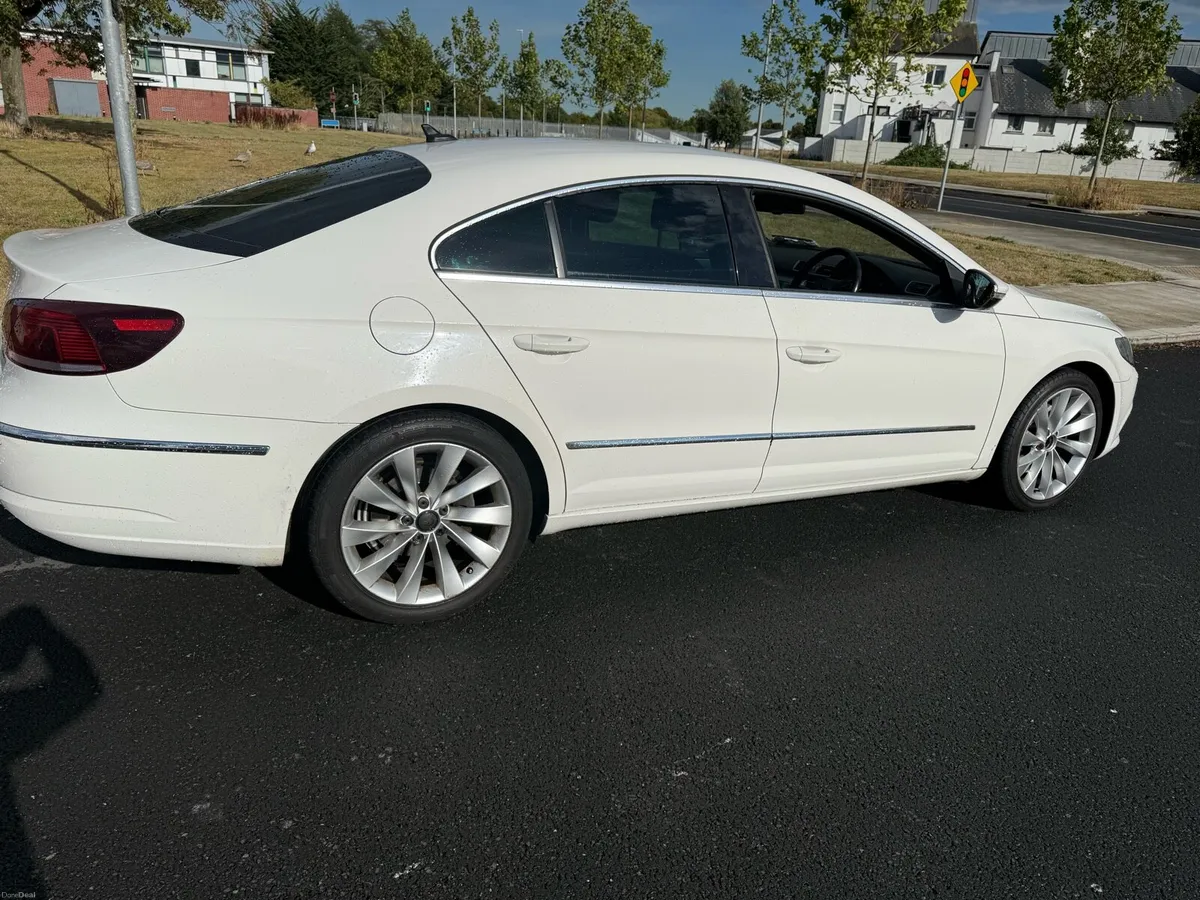 CC Volkswagen Passat - Image 4