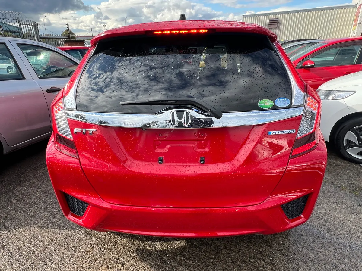Honda Fit 2015 1.5 Hybrid Auto/ New Nct / warranty - Image 6