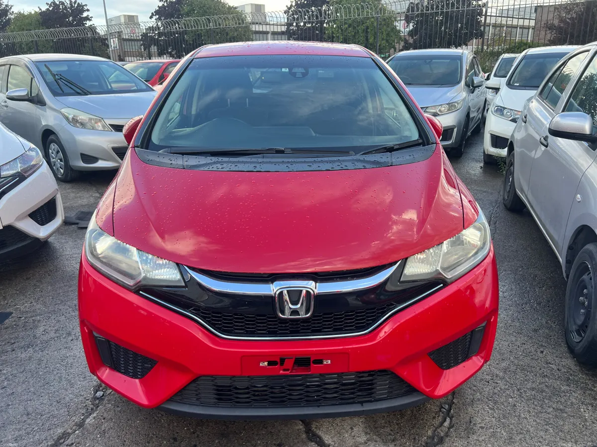 Honda Fit 2015 1.5 Hybrid Auto/ New Nct / warranty - Image 3
