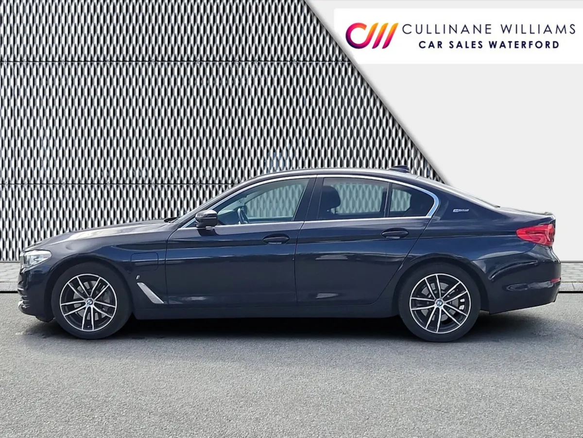 BMW 5-Series 2018 SPORT 2.0 PLUG IN HYBRID 252BHP - Image 5