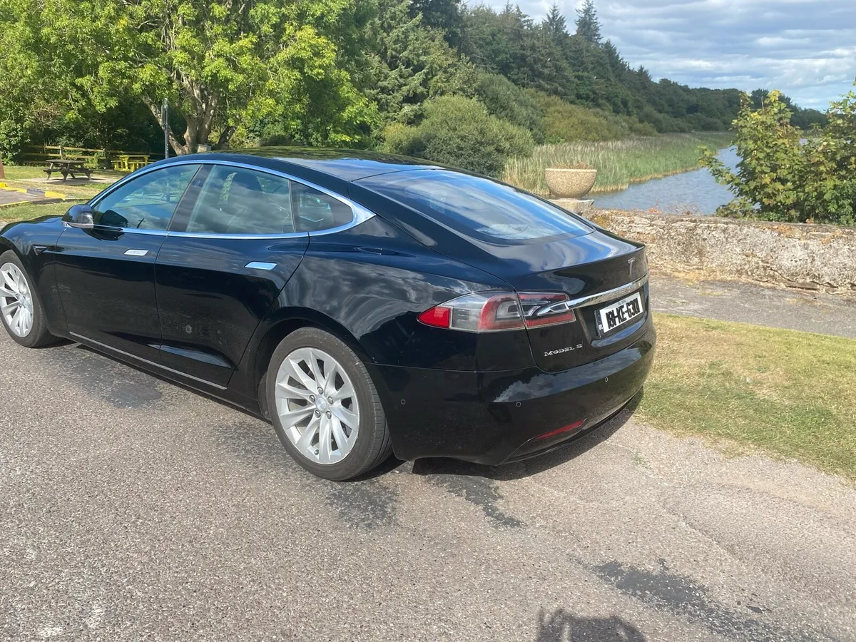 Tesla model S 75D - Image 4
