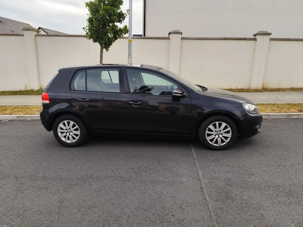 Volkswagen Golf 2011 - Image 2