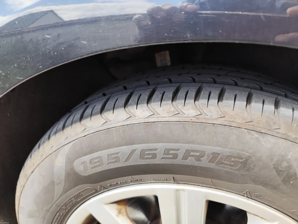 Volkswagen Golf 2011 - Image 3