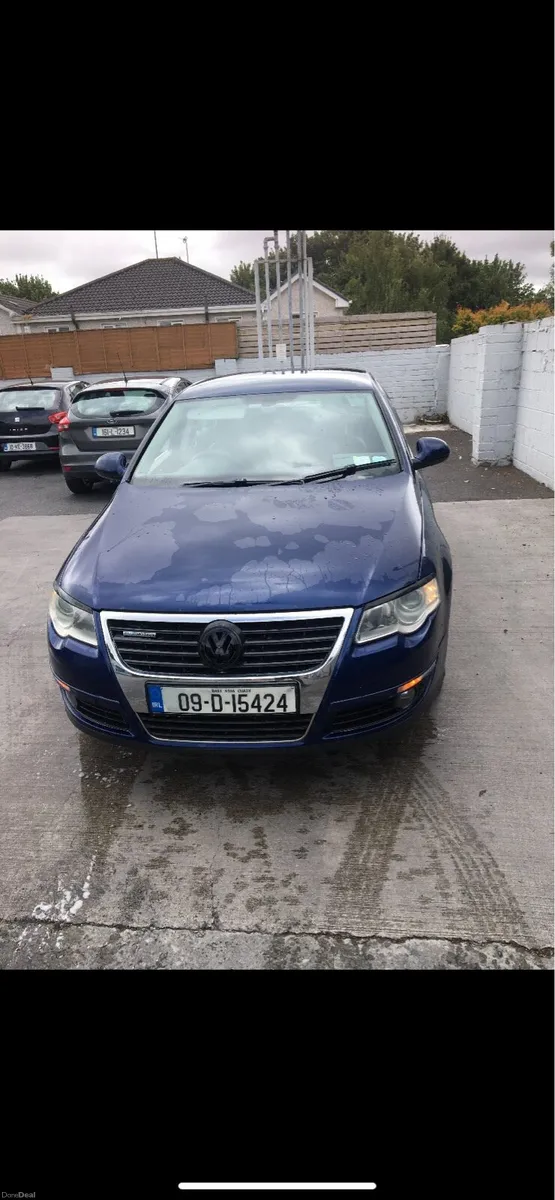Volkswagen Passat - Image 1