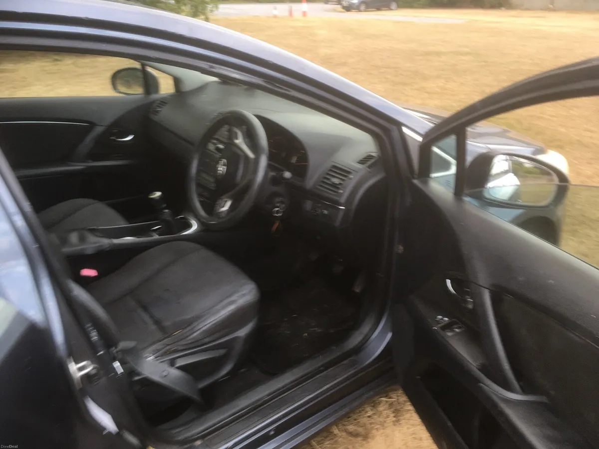 Toyota Avensis 1.6 Terra - Image 6