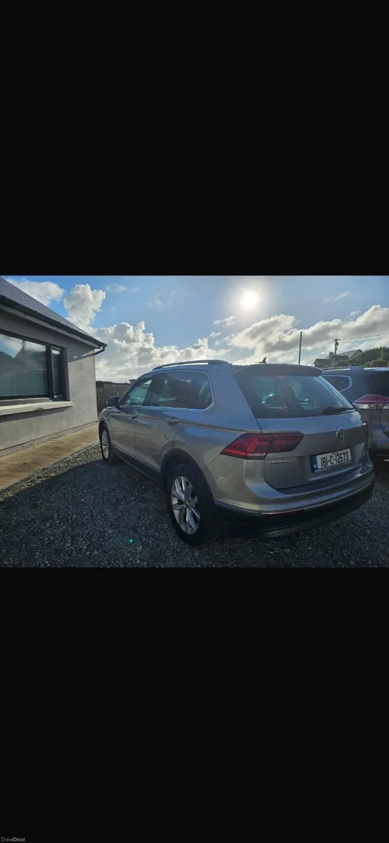 Volkswagen Tiguan 2018 - Image 2