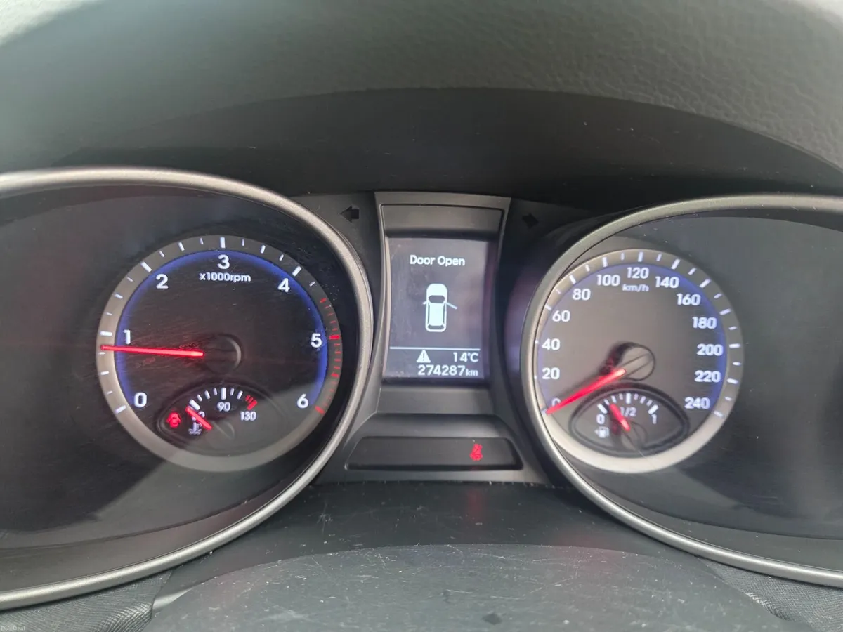 Hyundai Santa Fe 2016 - Image 3