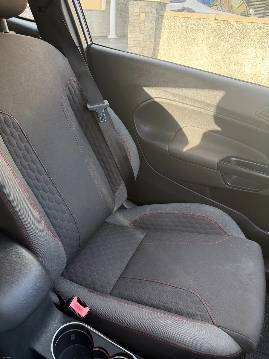 Ford fiesta - Image 6