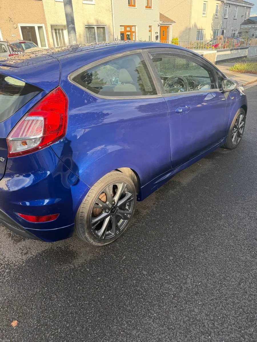 Ford fiesta - Image 2