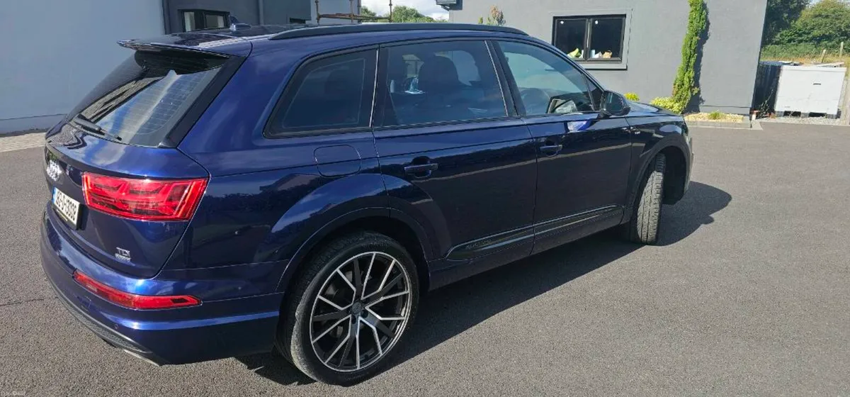 Audi Q7 - Image 4