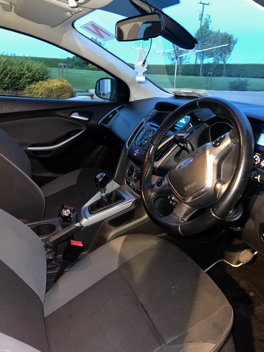 Ford Focus - Image 6