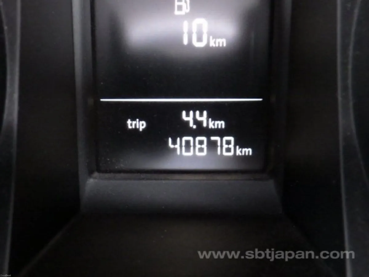 2012 VW Golf Automatic 40,000km new nct - Image 6