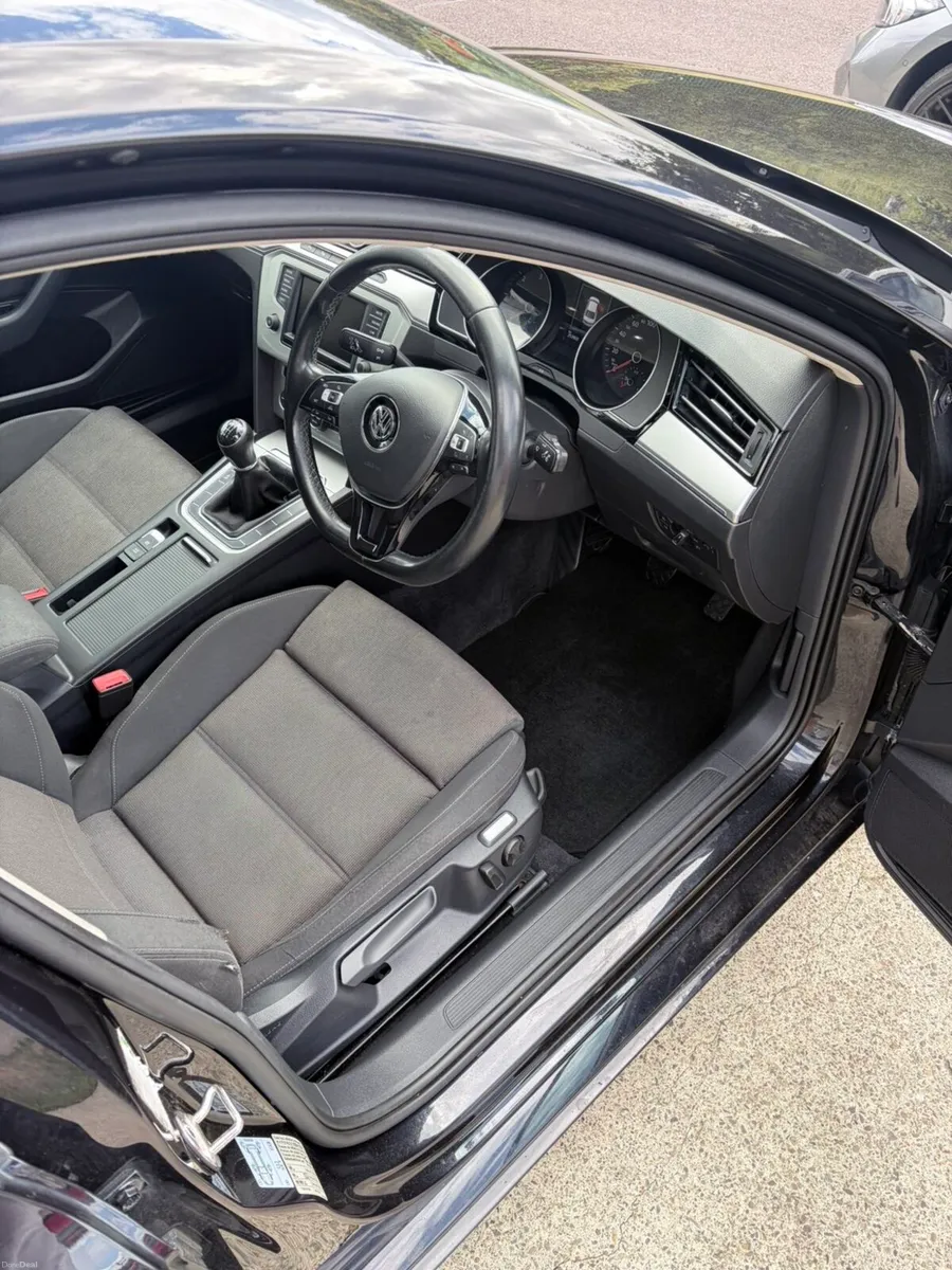 Volkswagen Passat 171 1.6 TDI TAX AUG 2027 - Image 4