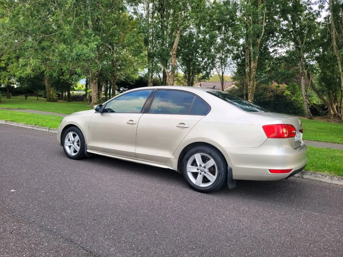 CLEAN 2014 VW JETTA NCT/TAXED. - Image 3