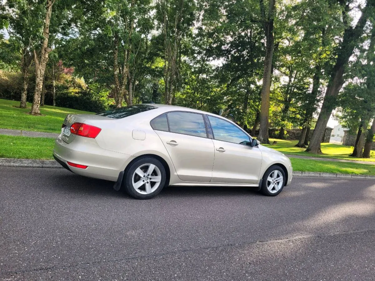 CLEAN 2014 VW JETTA NCT/TAXED. - Image 4
