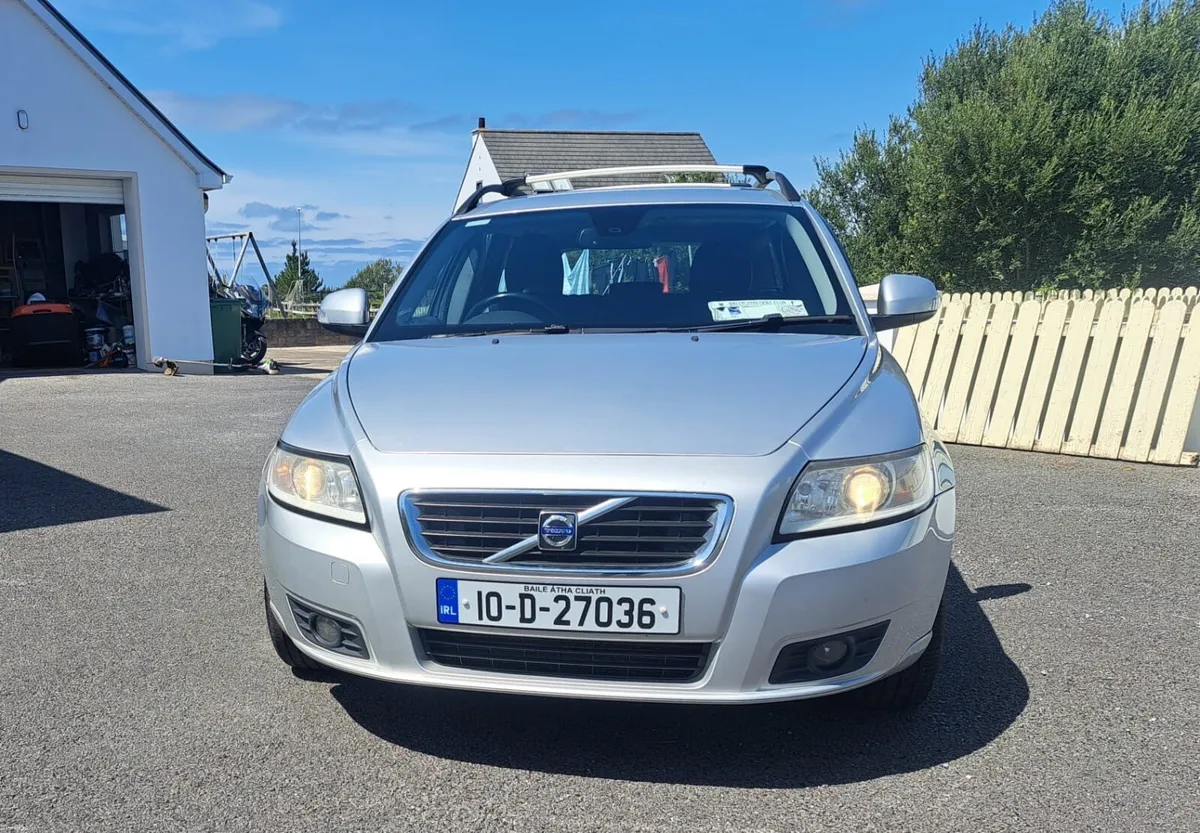 Volvo V50 - Image 2