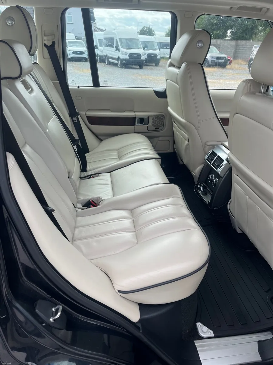 Land Rover Range Rover 2012 - Image 1