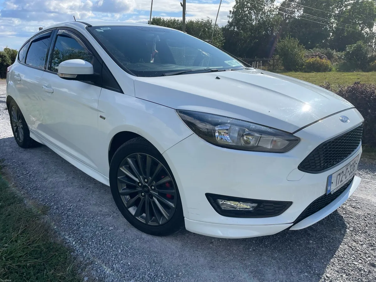 2017 Ford Focus ST line *full Ford Service history - Image 1