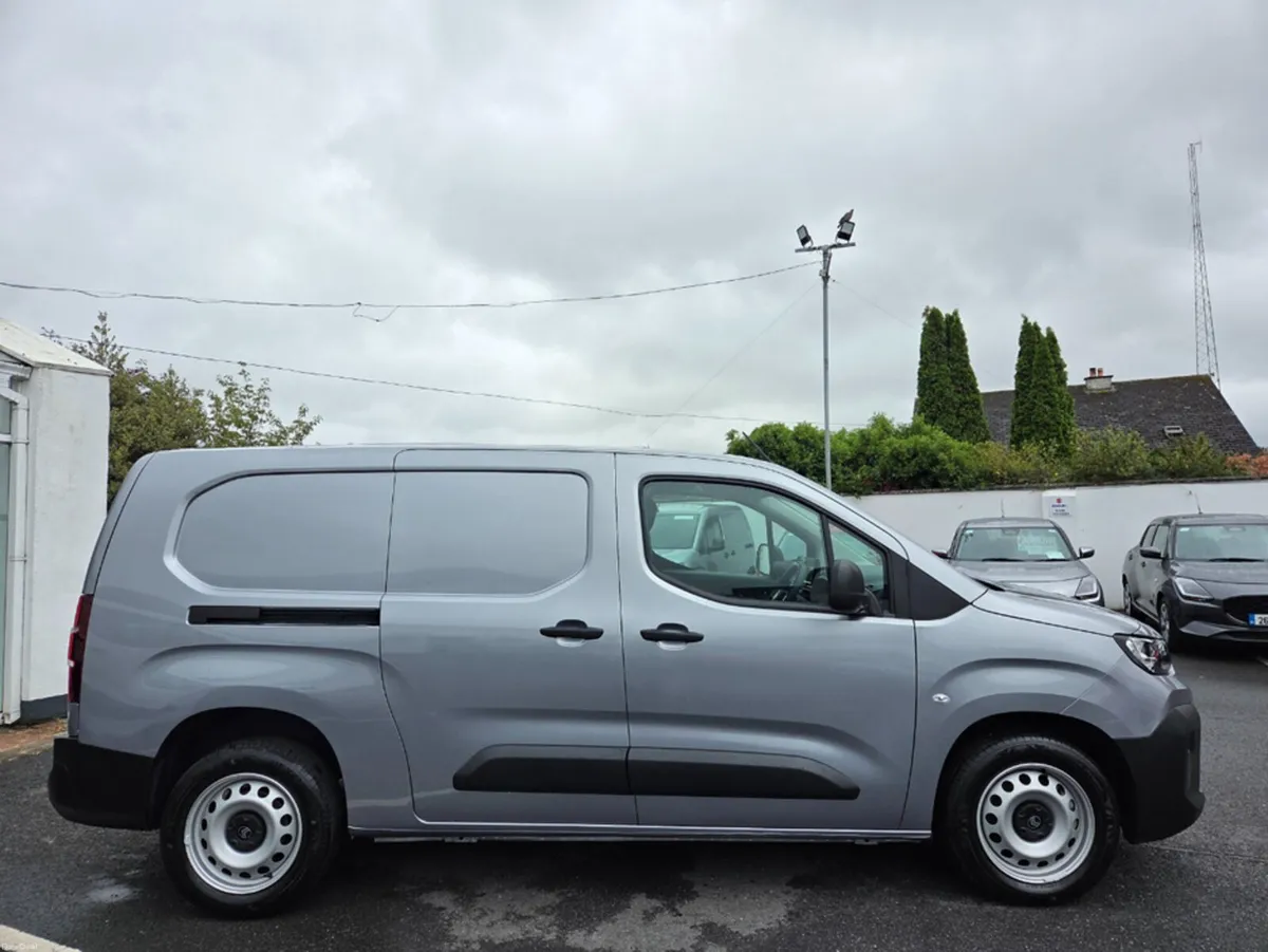 Citroen Berlingo LX PLUS BLUEHDI 100 LWB 1.0T (PRI - Image 3