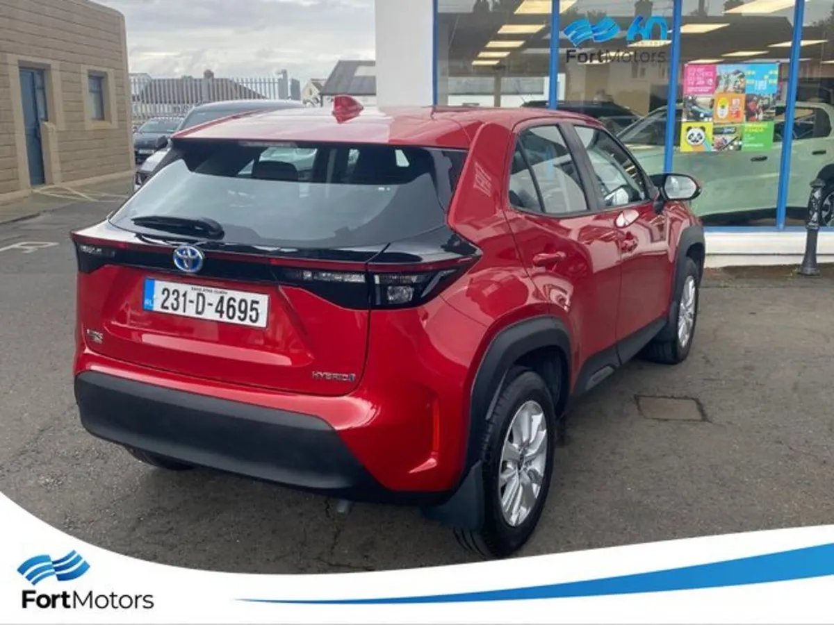 Toyota Yaris Yaris Cross , Luna , 33350KMs , 1 Own - Image 5