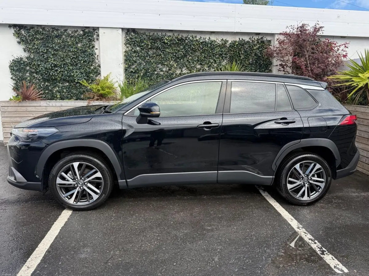 Toyota Corolla Cross 1.8 HYBRID / SOL TOP SPEC / T - Image 4